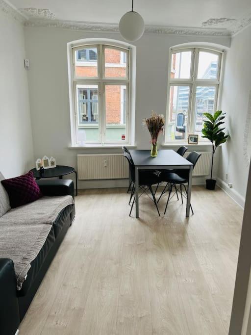 Lovely 1-Bedroom Condo In Aarhus C Exterior foto